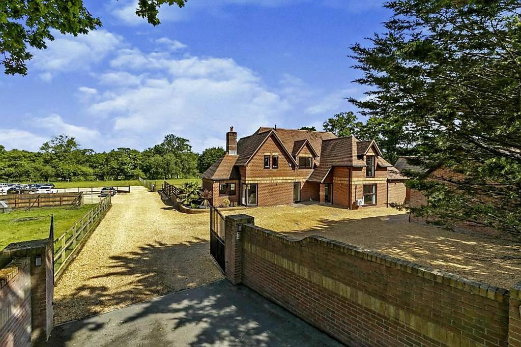 The Pines Holiday home